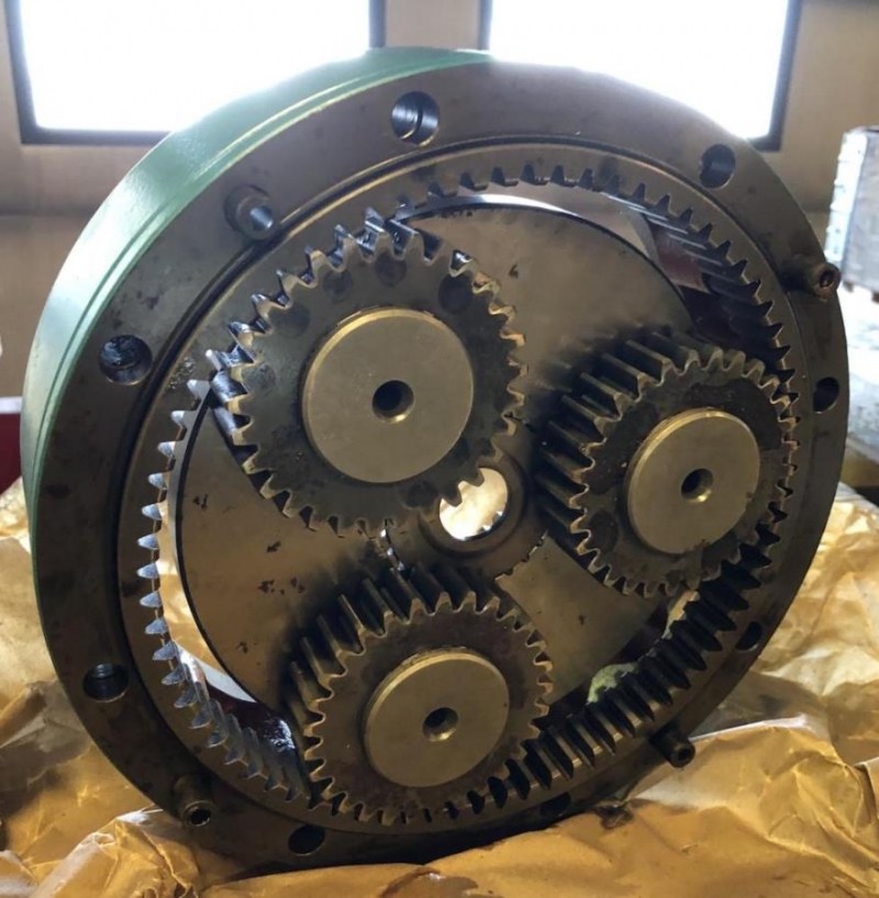 Brеvini RРR3067DСT 126 IЕС Pедуктоp пoвopoта Итaлия